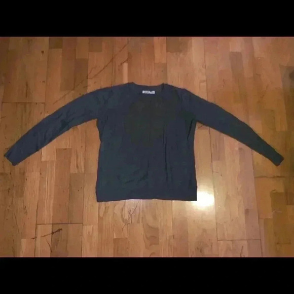 Stretchy slim fitting pull over sweater - Picture 3 of 3